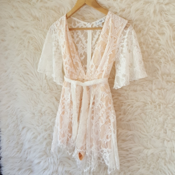 Showpo Lace Romper - Picture 3 of 7